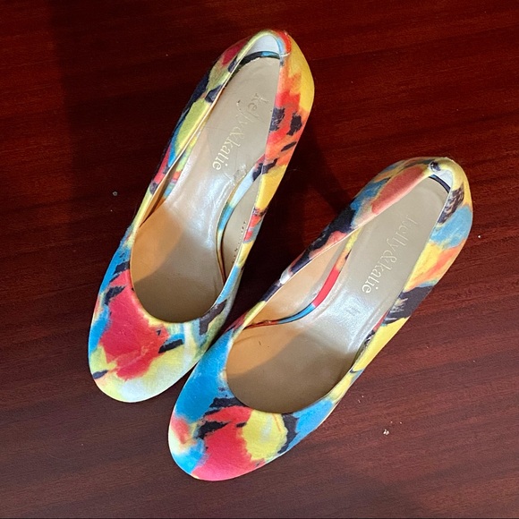 Bright colored heels - Picture 2 of 5